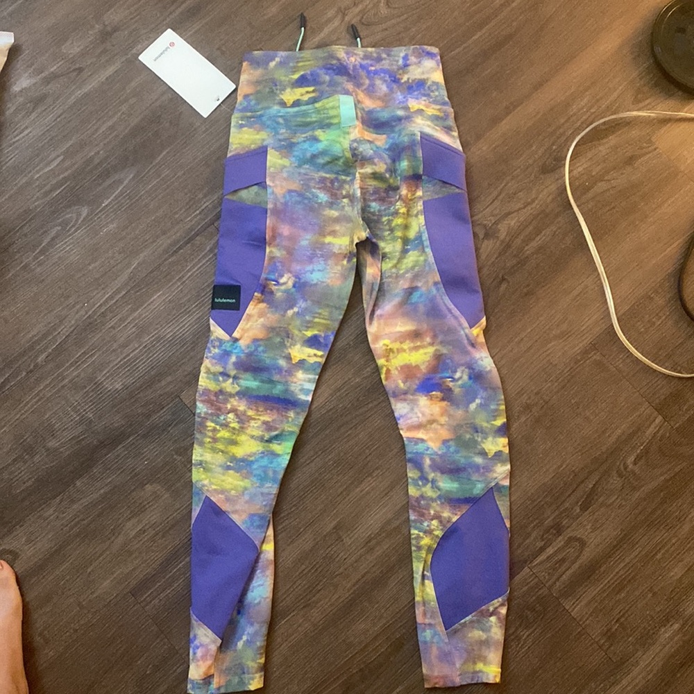 NWT Lululemon Cargo SHR Hiking tight 25” size 4 - Picture 2 of 5